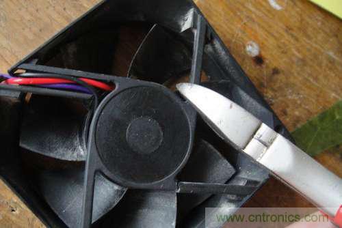 想減少電費嗎？DIY一個迷你風力發電機吧