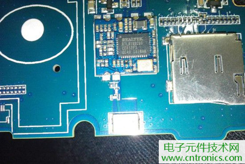 不怕摔的電紙書！一款柔性屏電子書閱讀器拆解