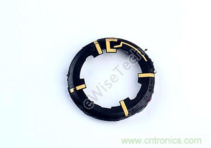MOTO 360二代智能手表拆解：只有細節，沒有亮點